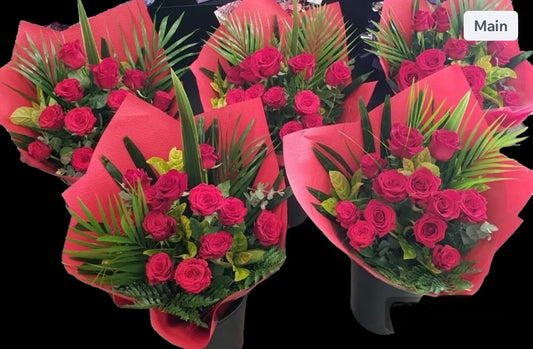 Valentines Special 12 Red Roses Standard  Gift Wrapped Bouquet